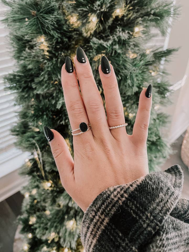 Anello Chunky Twist per la vendita all'ingrosso da parte di Bijoux Boutique LLC