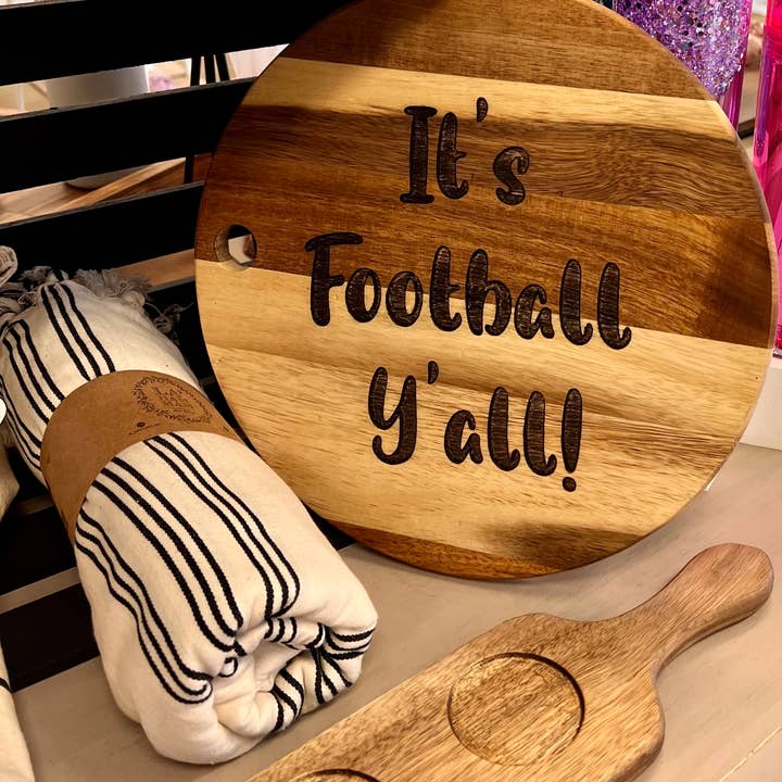 Fotboll Charcuterie Board för wholesale av Tulle + Timber