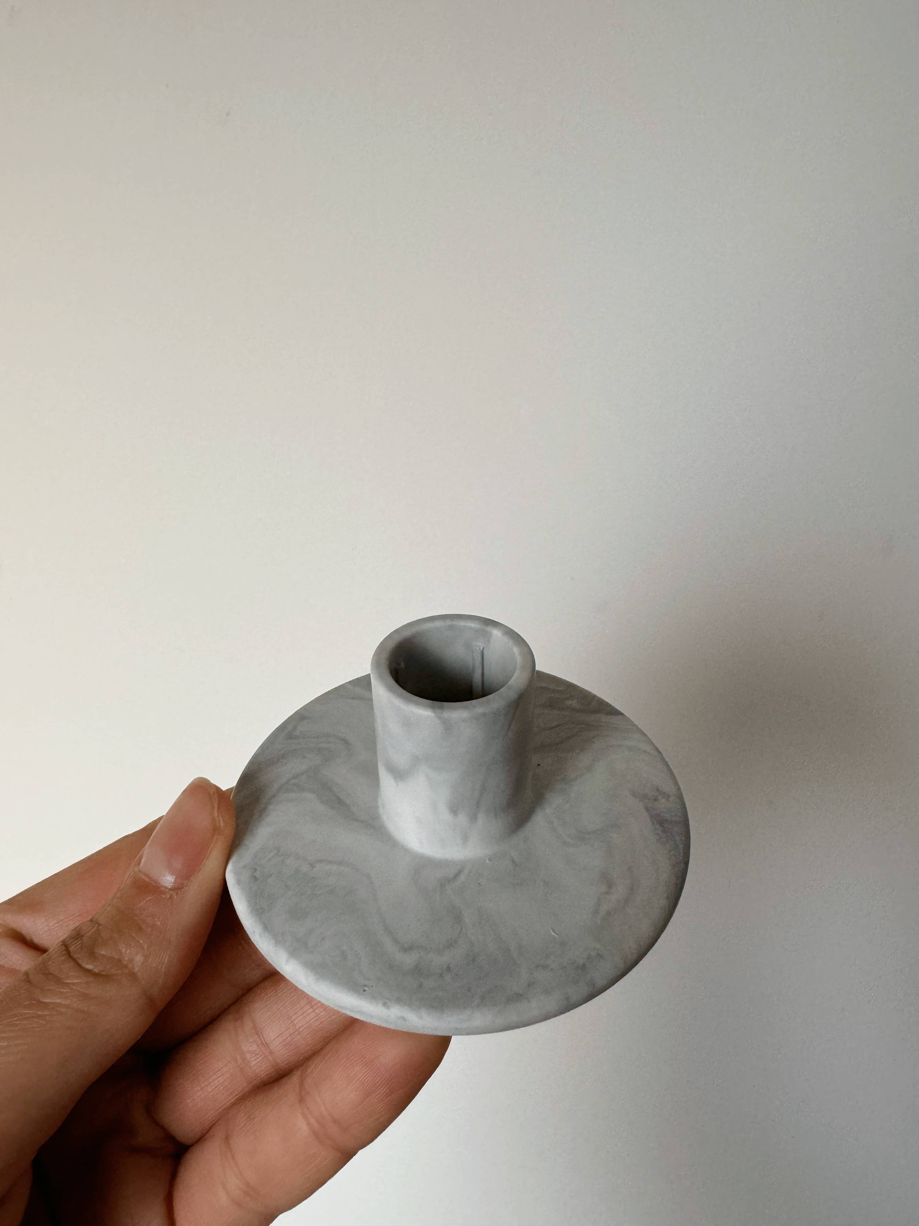 My Milky Candle - Wholesale Pillar Candle - Jesmonite round candle holder in a choice of marble or plain colors2