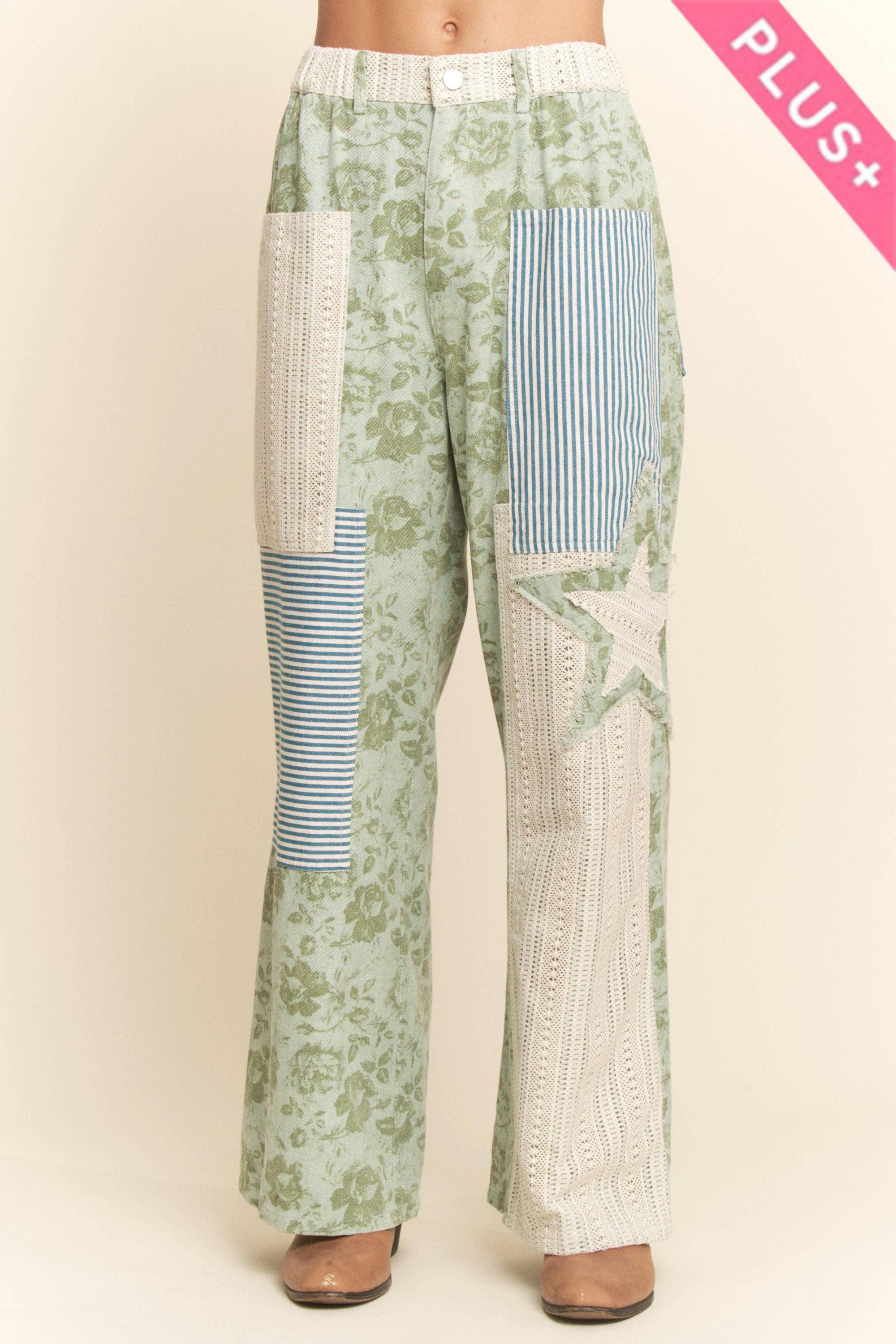 Davi & Dani – Calças - Mulher por atacado – CALÇAS LAVADAS COM DETALHE DE APLICAÇÃO FLORAL EM FORMA DE ESTRELA PLUS7