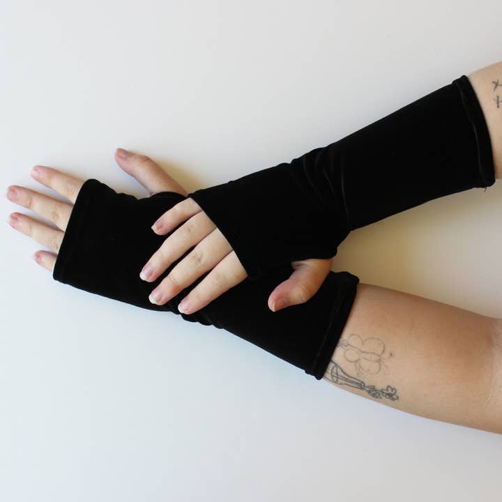 Dana Herbert - Wholesale Gloves - Women's - Velvet Fingerless Gloves