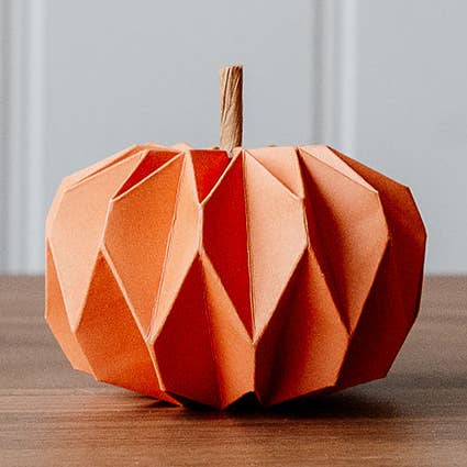 Citrouille en Papier Orange pour la vente par We Love Seasons Ltd