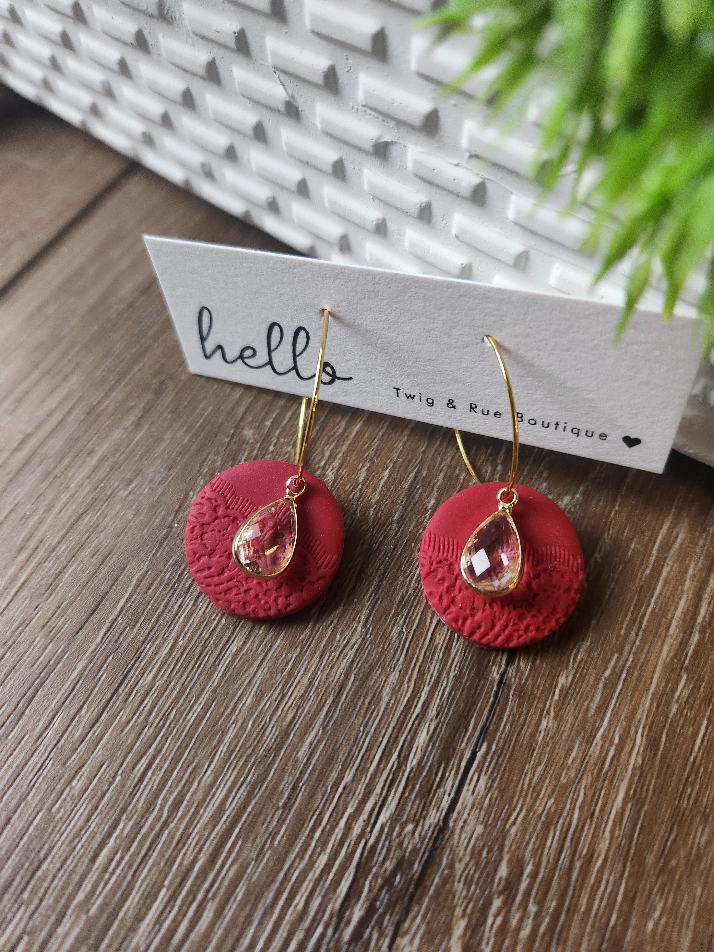 Twig & Rue boutique - Wholesale Hangende/ronde oorbellen - Lumi| Kristallen traan en klei ring2