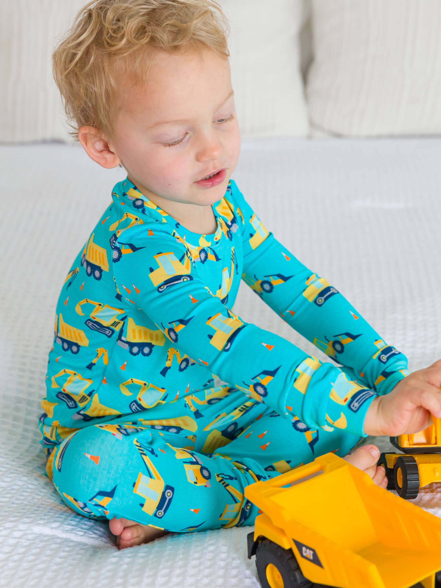 Azul Conjunto de Pijama de Manga Comprida SoftSnooze™ Kids em Viscose de Bambu Sob Construção para venda a revendedores na Faire4