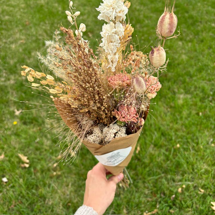 Nurturing with Nature - Wholesale Dried/Pressed Flowers - Dried Flower Bouquet