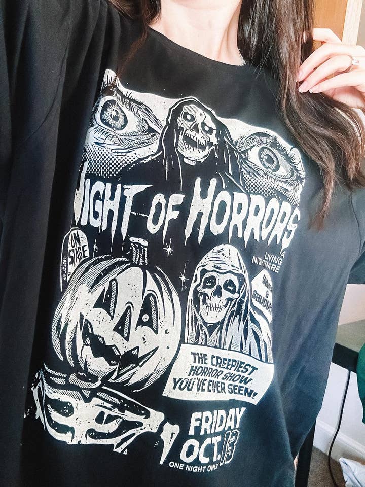 T-shirt imprimé Nuit des horreurs pour la vente par Cute And Spook