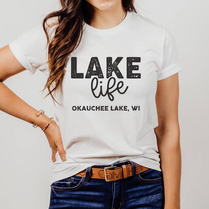 Camiseta estampada personalizada de Lake Life - Bella + Canvas Unisex para venta al por mayor de Lissi Designs