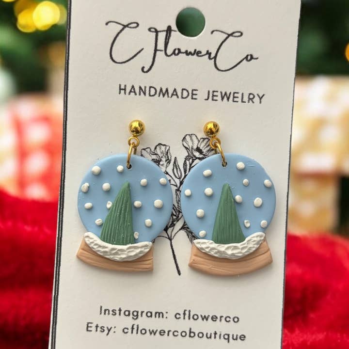 Weihnachten 2025 Baum Schneekugel Feiertag Ton-Ohrringe Schmuck für den Großhandel von CFlowerCo