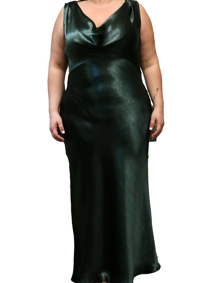 Robe longue trapèze sans manches à col bénitier pour femmes pour la vente par Standards & Practices