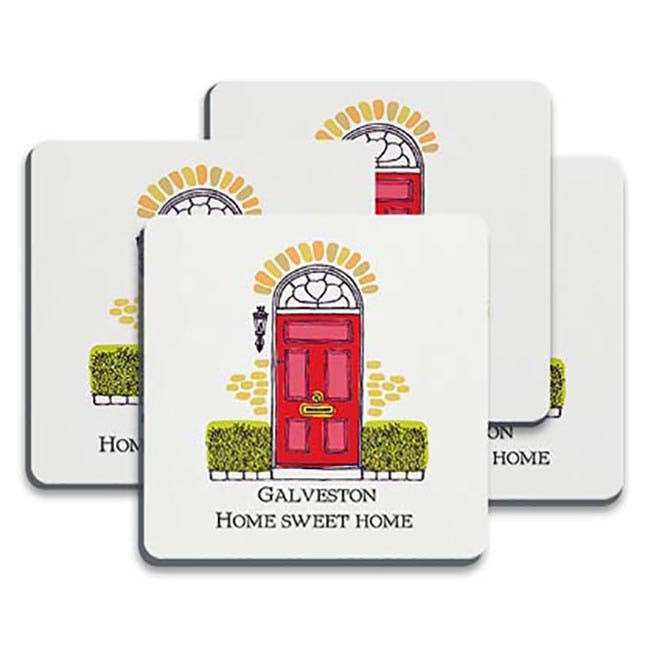 Gummiunderlägg (set/4) - Röd dörr: Home sweet (name drop för wholesale av Mariasch Studios