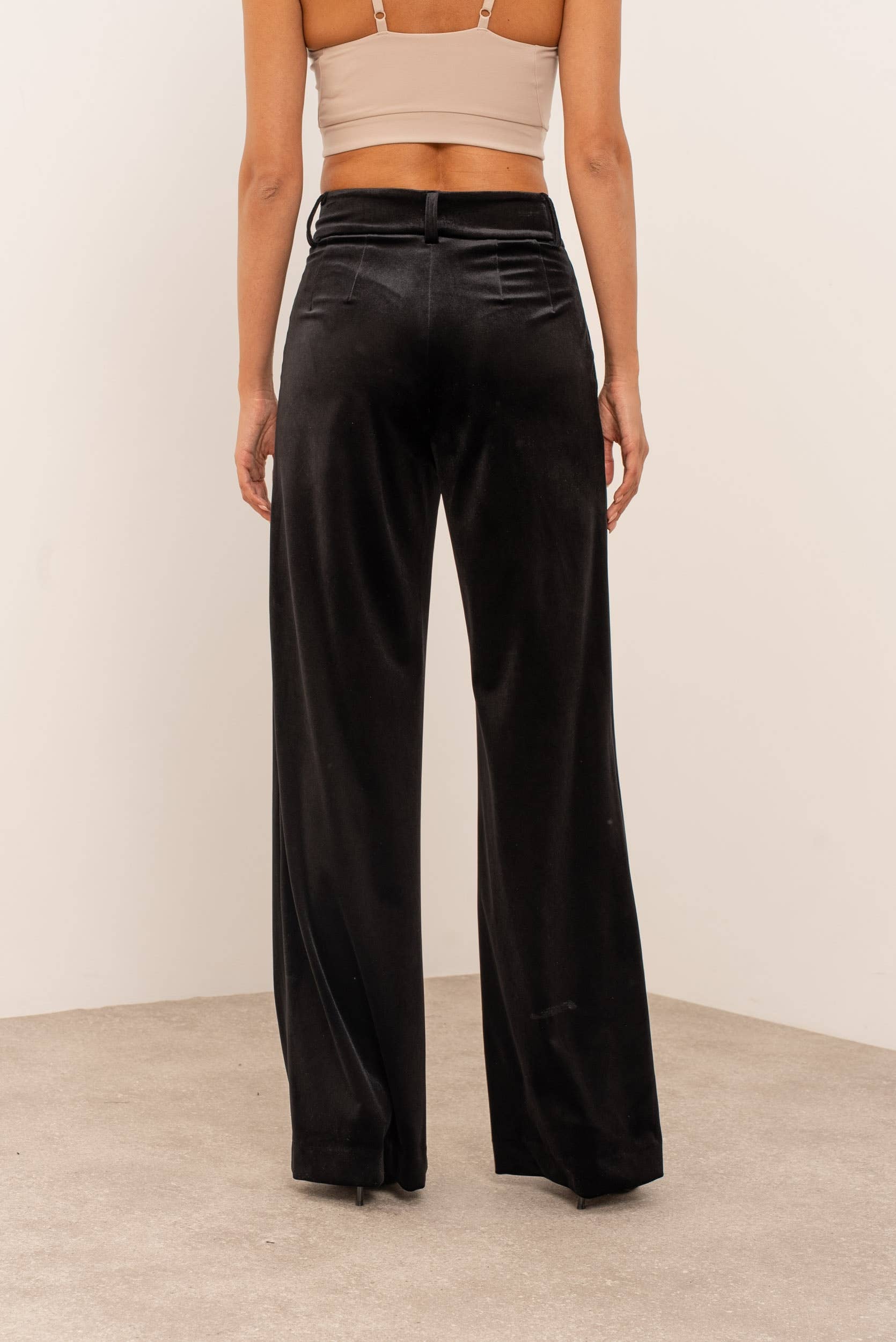 Attentif Paris - Wholesale Pants - Women's - Wide velvet and fluid pants with double button5