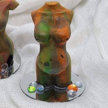 Melmade Scents - Wholesale Novelty Candle - Fertility Goddess Statue