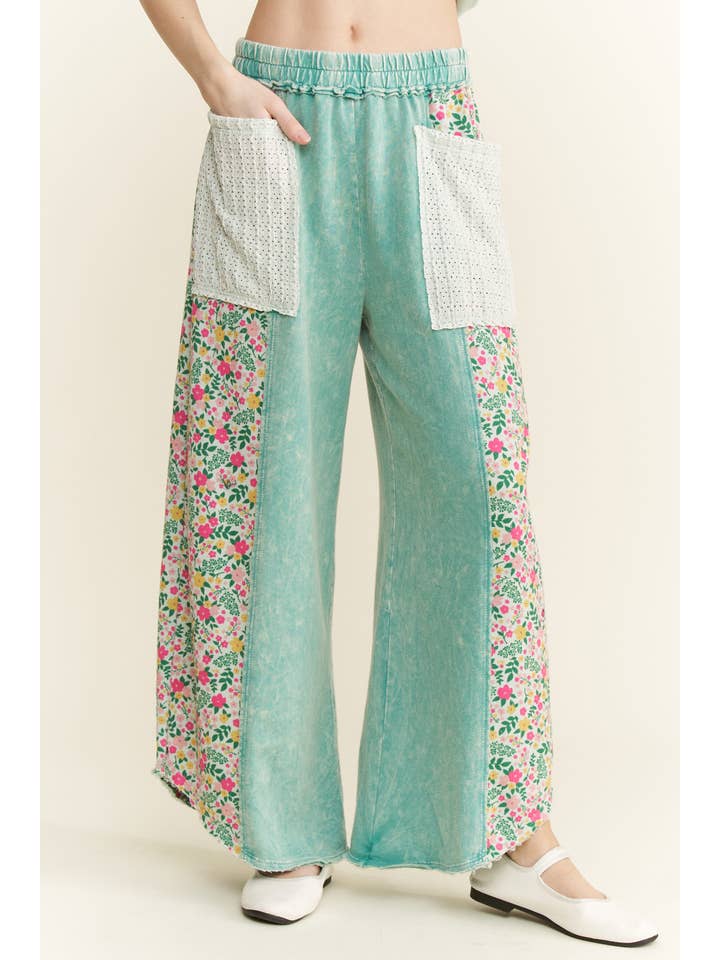 J.Her - Wholesale Pants - Women's - MineralWashed Floral Sided Cropped Pants HP6539