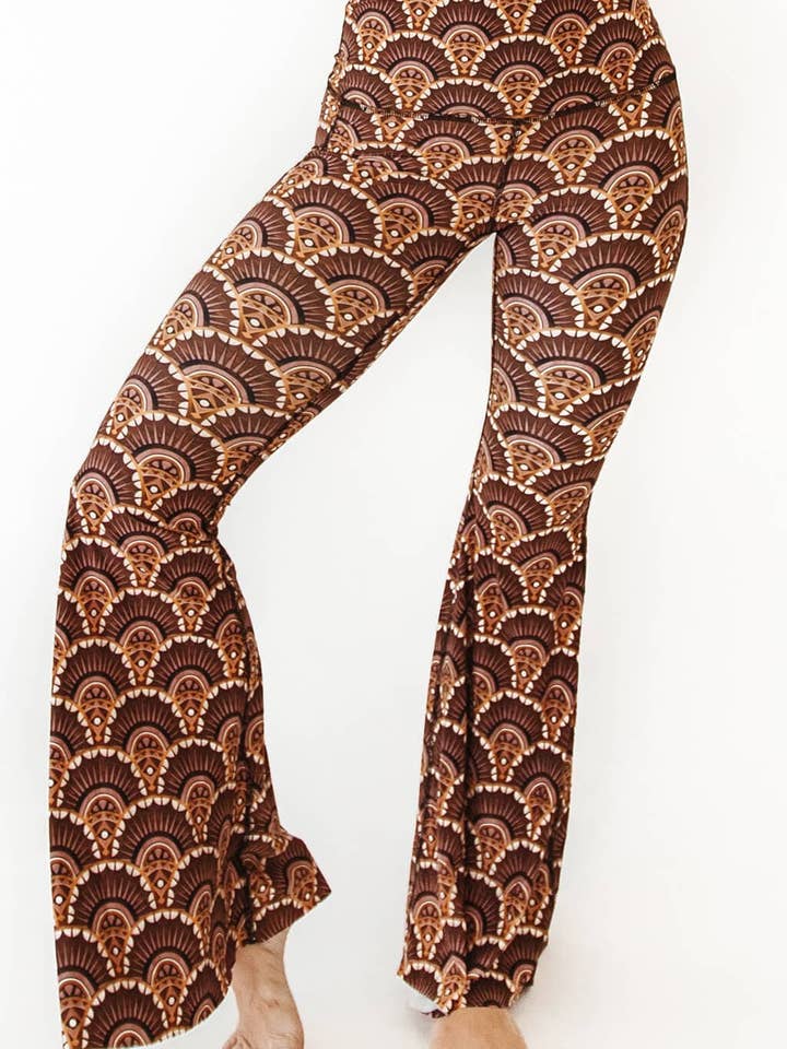 Pantaloni a campana stampati Art Déco per la vendita all'ingrosso da parte di Yoga Democracy