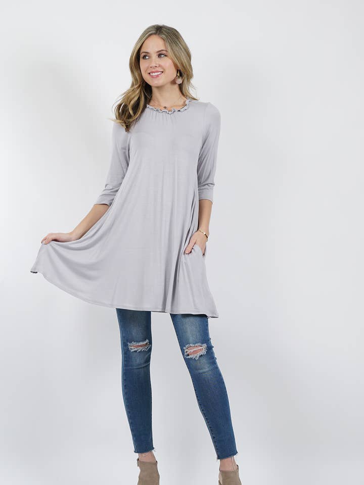 .....SI-12121 Túnica com detalhe de pescoço de alface e bolso lateral por atacado de 42POPS