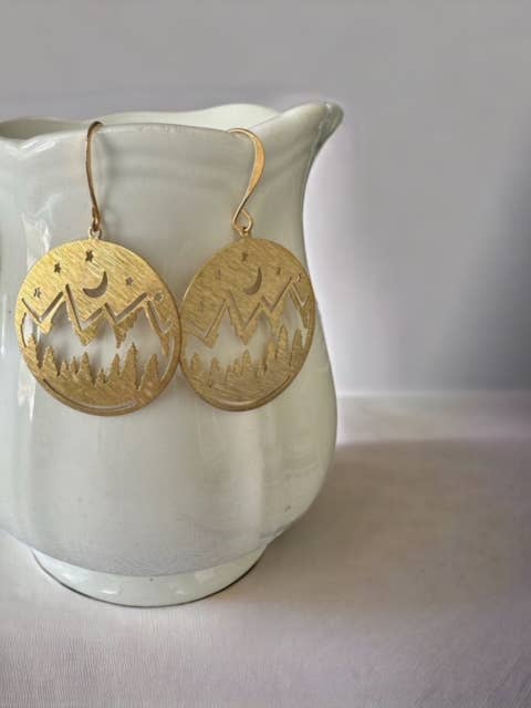 Messing Mountain View Øreringe for engroshandel hos Mon Amie Jewelry