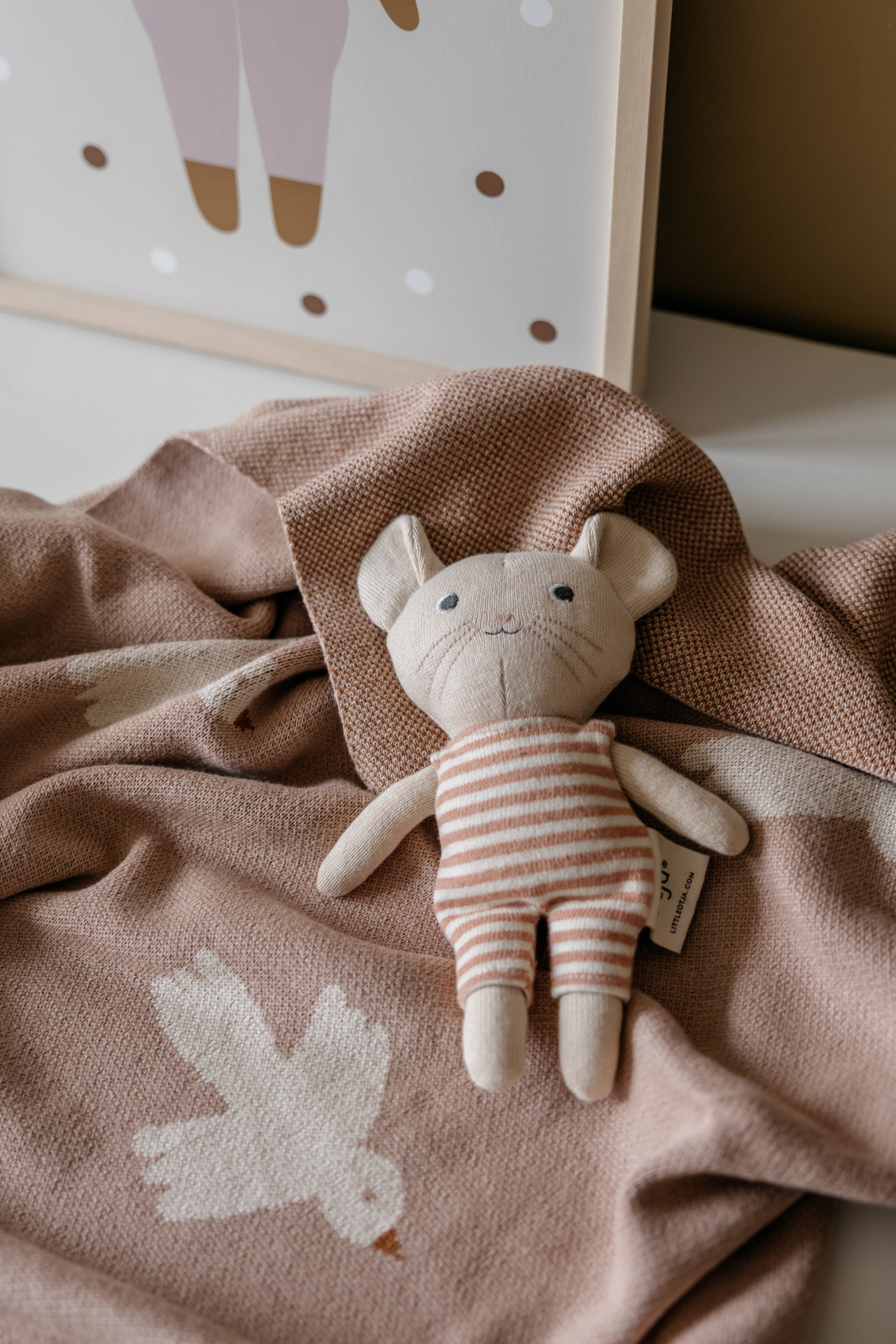 Little Otja - Wholesale Stuffed/Plush Toy - Kids & Baby - Knitted Mouse Stuffed Animal – Soft Plush Baby Shower Gift3