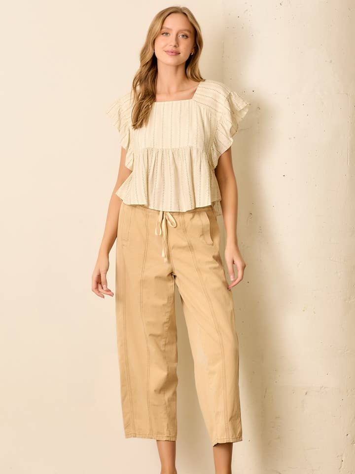 PINSTRIPE BLOEMENPRINT VIERKANTE HALS KORTE MOUWEN TOP voor wholesale door Polagram by Wellmade USA