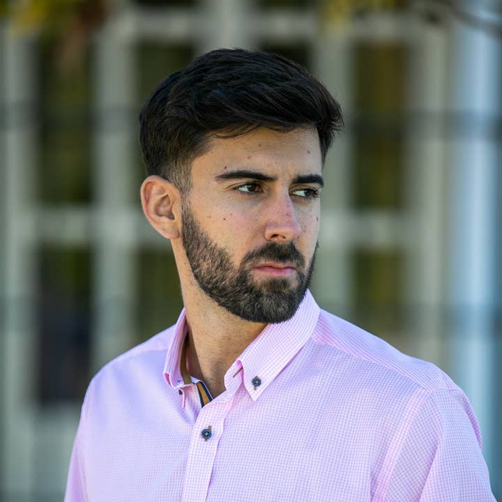 Chemise à carreaux vichy rose pour la vente par Custi Mikelo: Men's Clothing & Christmas Gifts