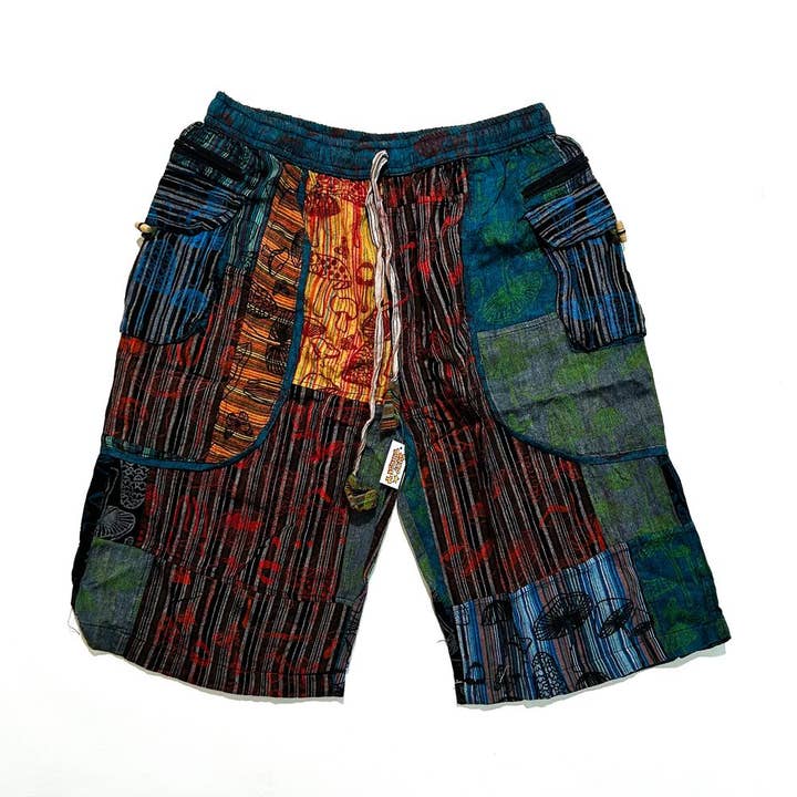 Short cargo à imprimé champignon patchwork pour la vente par Shop Therapy
