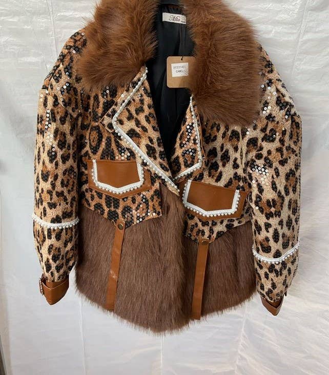 SWEET MAGIC MODA Y COMPLEMENTOS – Engroshandel Pels-/kunstpelsfrakke - Dame – SYNTHETISK PELSFRACKE MED INDVENDIG FORING OG DETALJER1