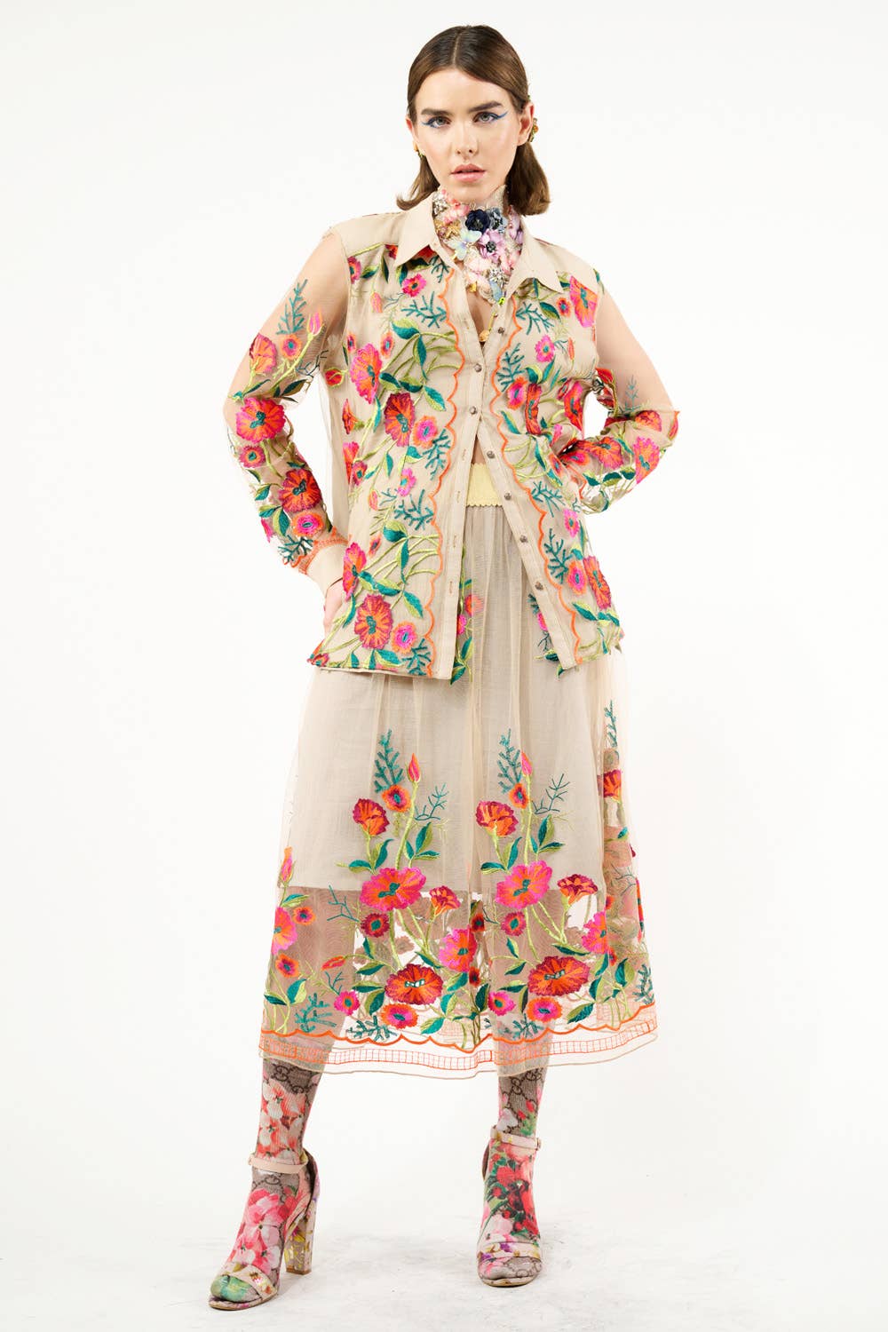 Blu Denim Camicia vintage con ricamo floreale di tulipani in vendita all'ingrosso su Faire14