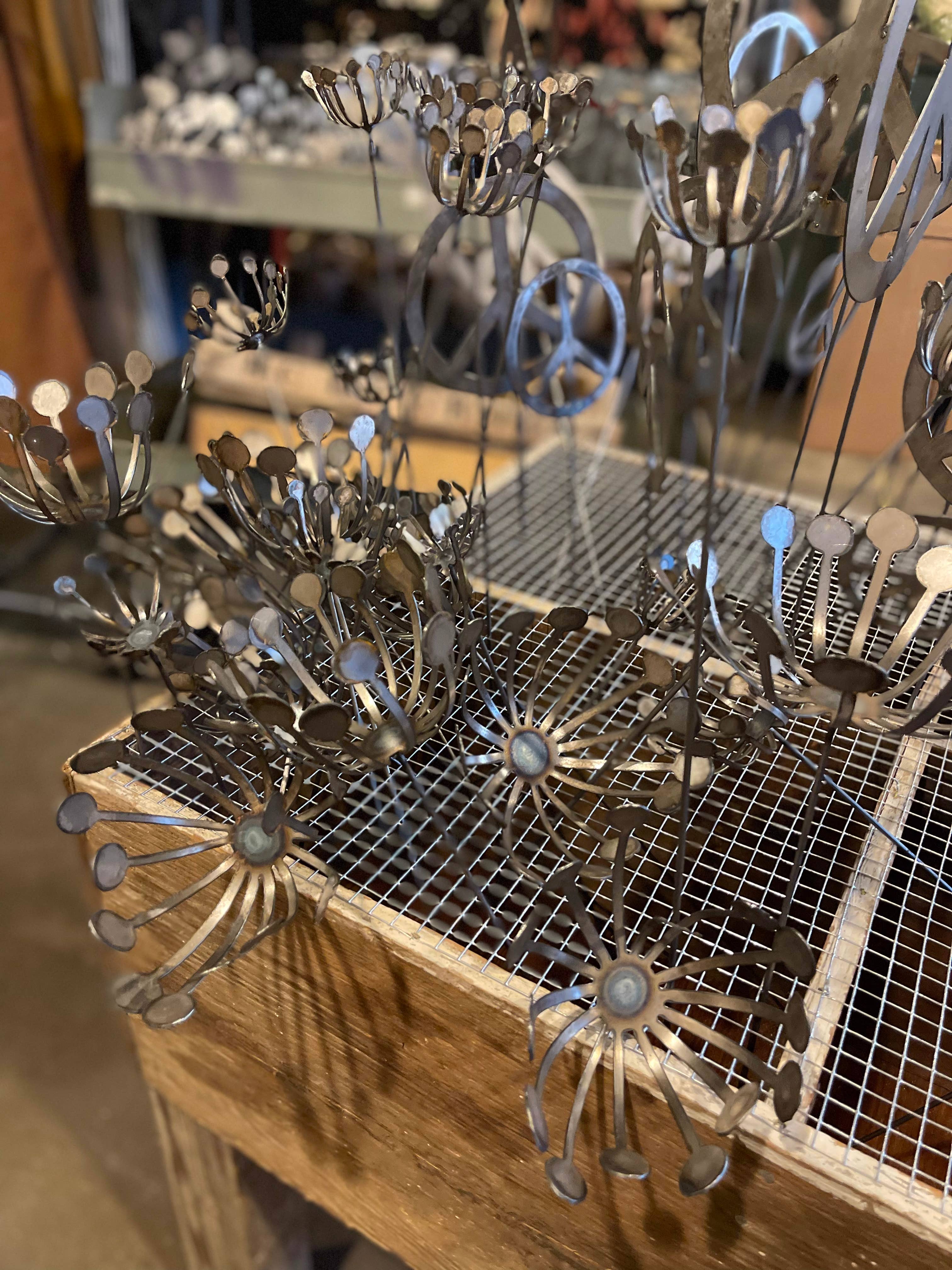 608 The Factory - Wholesale Garden/Lawn Stake - Metal Dandelion Wish Flower Set of 24 Flowers17