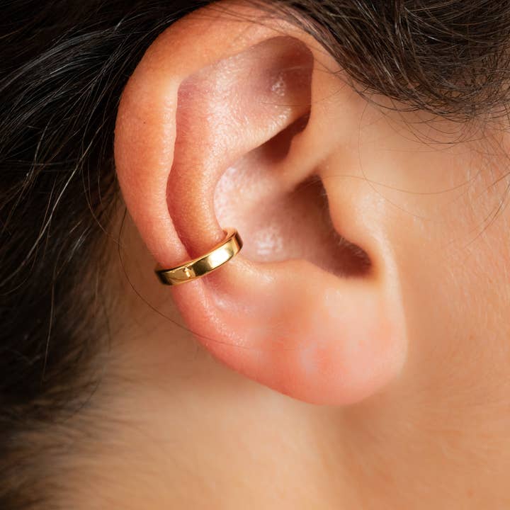 Öronmanschett - Guld, Roséguld, Silver, Gunmetal för wholesale av The Curated Lobe