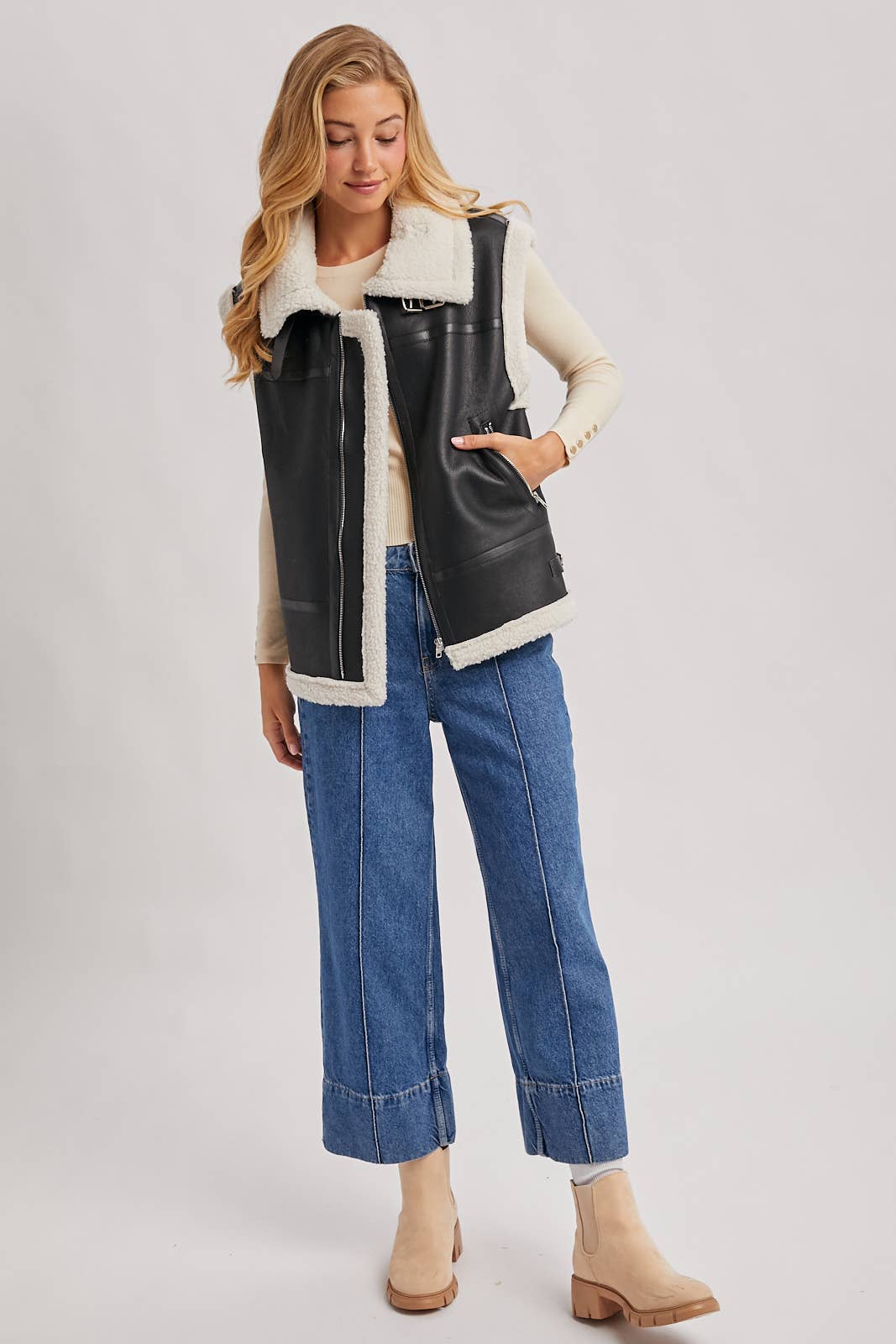 Bluivy – wholesale Outerwear Vest - Women’s – FAUX LEATHER WITH INNER FAUX SHEARLING AVIATOR VEST8