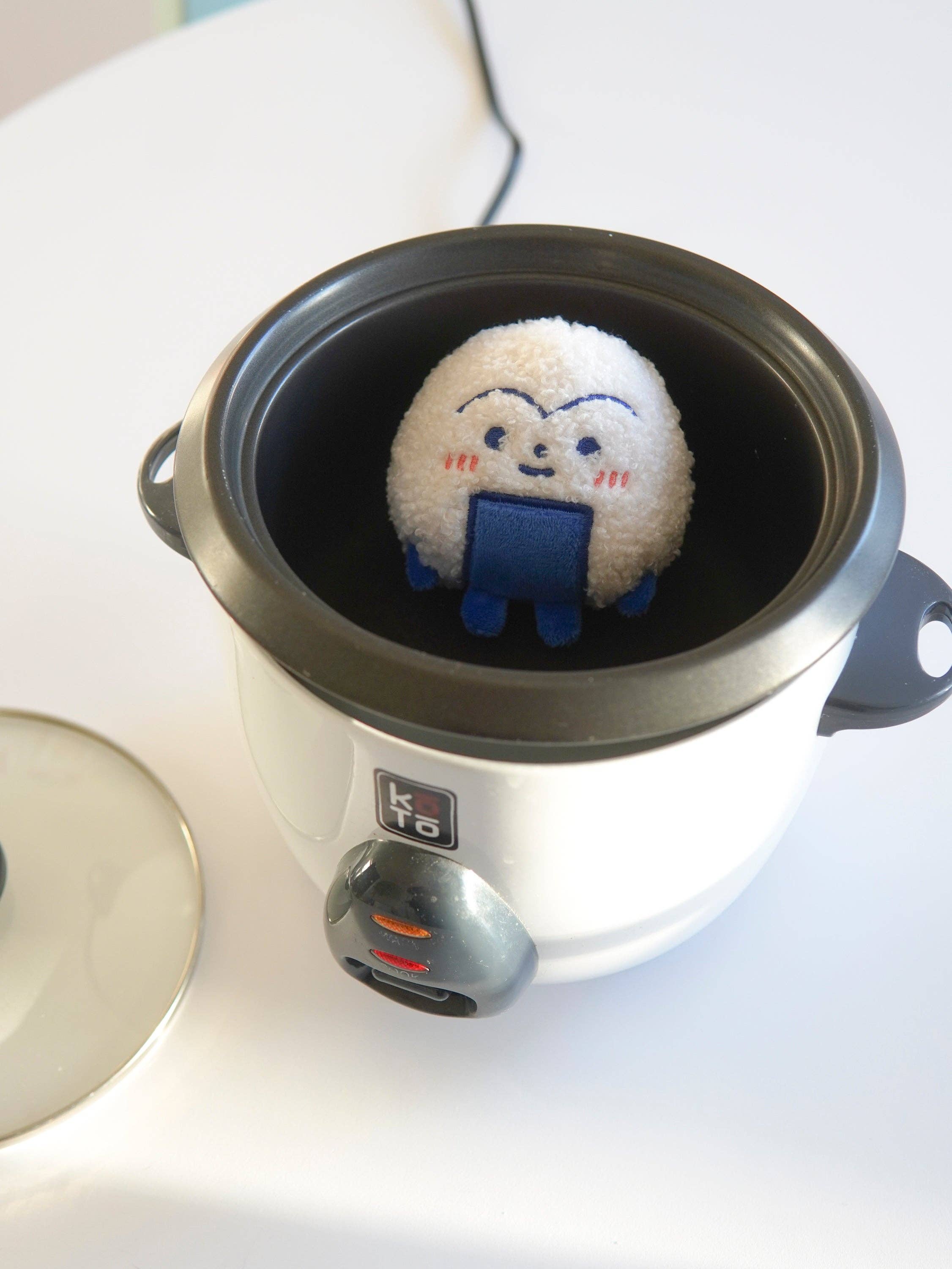 Megan Wang - Wholesale Keychain - Unisex - Onigiri Plush Keychain 🍙3