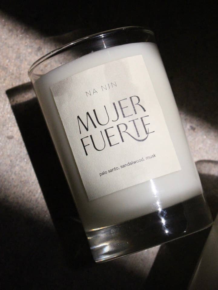 Mujer Fuerte Candle/Finns i 5oz & 9oz för wholesale av Na Nin