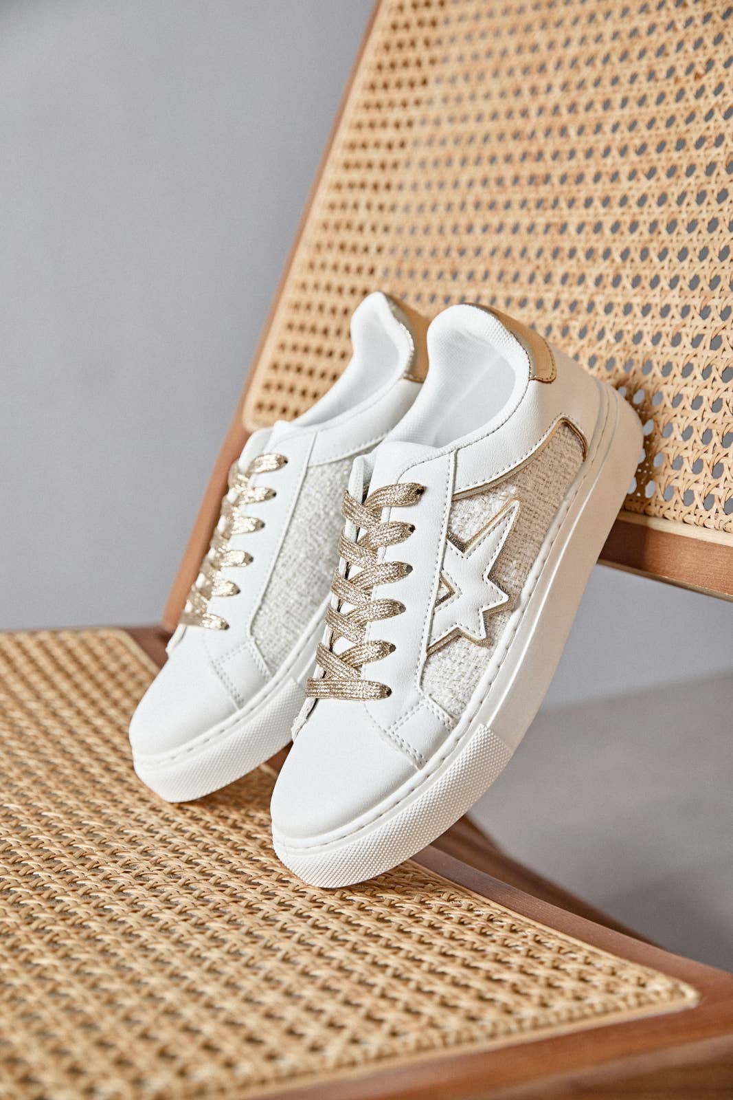 ERYNN - Wholesale Lifestyle Sneakers - Women's - LACED SNEAKER - Olympia31