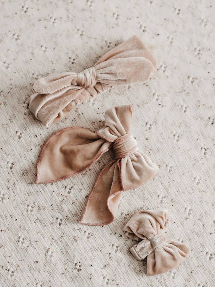 Bows & Bowties: Pink Velvet for wholesale by Bencer & Hazelnut
