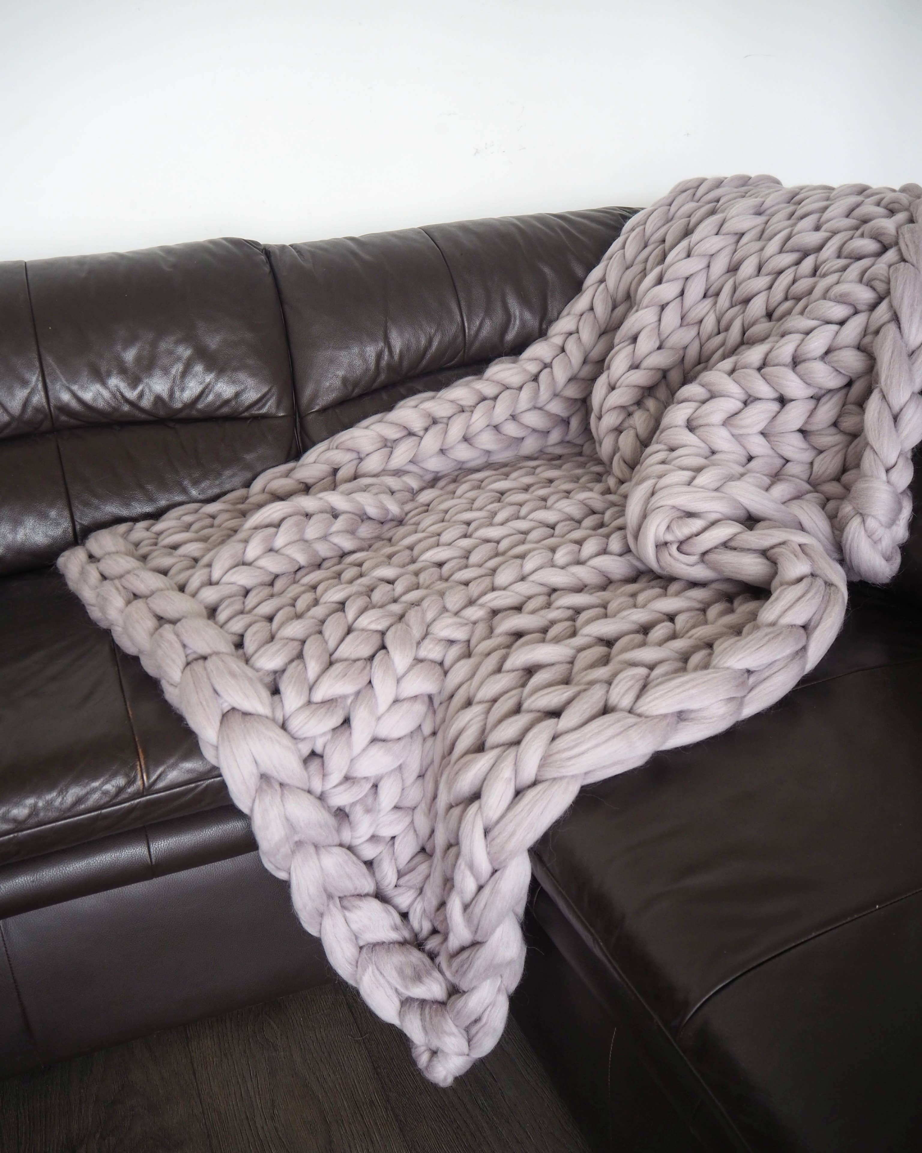 Chunky Wool Studio - Wholesale Throw Blanket - Handmade Chunky Knit Blankets18