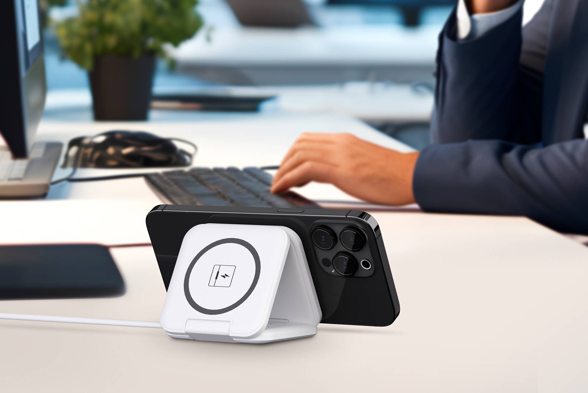 LAX Gadgets – wholesale Charging dock – MagSafe 3-in-1 Foldable Wireless Charging Stand- Retail Pack9