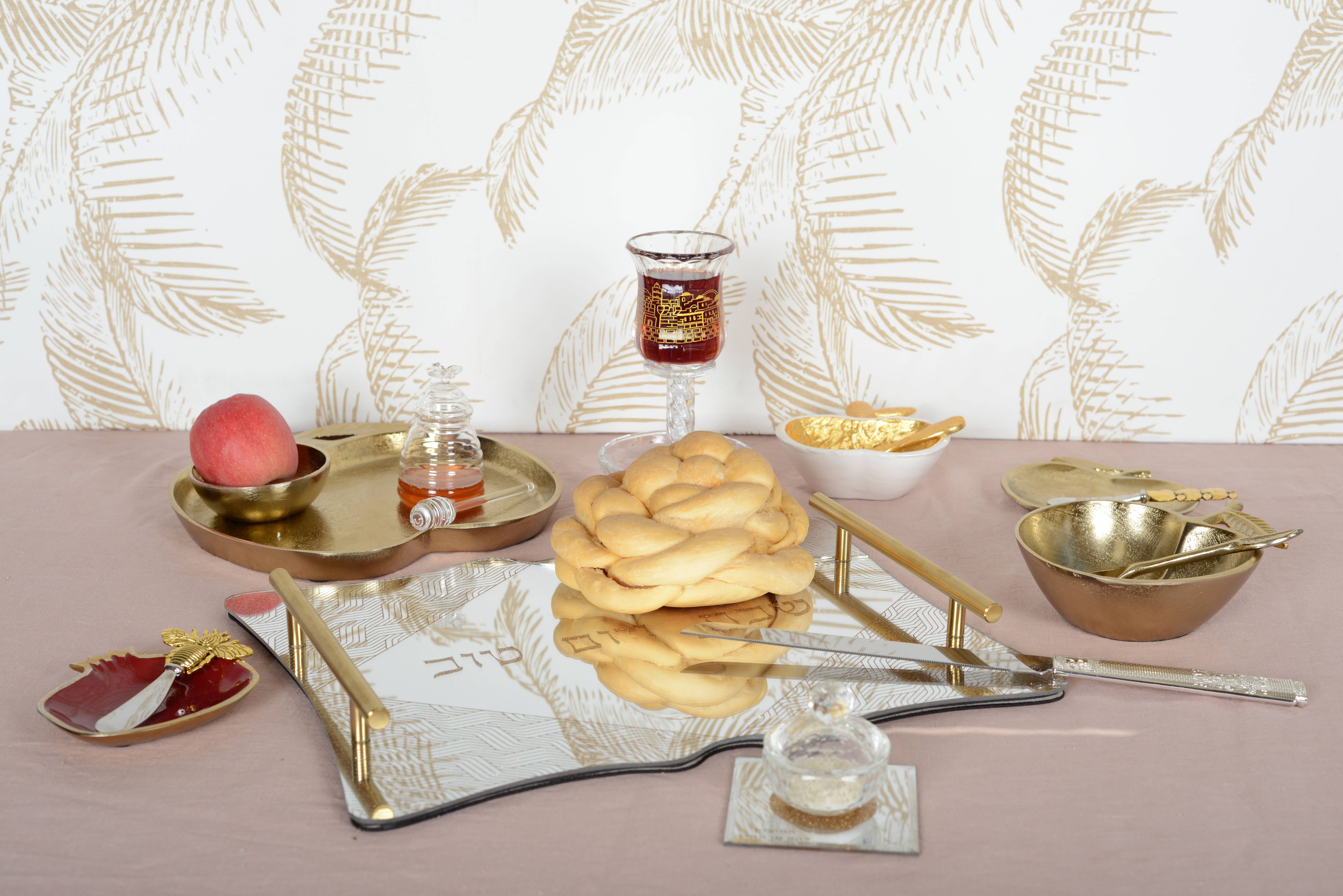 AULICA - Wholesale Bowl - Red pomegranate dish with golden edges 11x11x1.5cm2