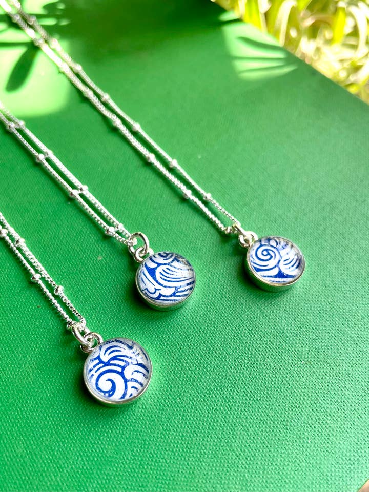 Lille sølv vedhæng havbølge halskæde- hvirvlende blå, strand for engroshandel hos joeyfivecents