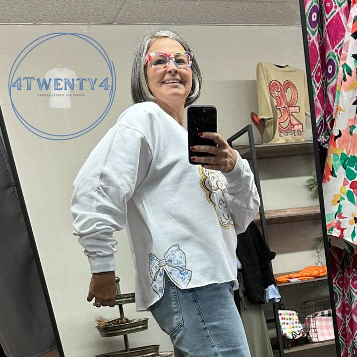 4Twenty4 Printed Apparel - Wholesale Graphic Sweatshirt - Women's - Toile Tidings Santa – Side Bow Sweatshirt2