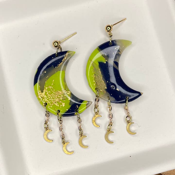 Lune pendante pour la vente par Asselin Designs