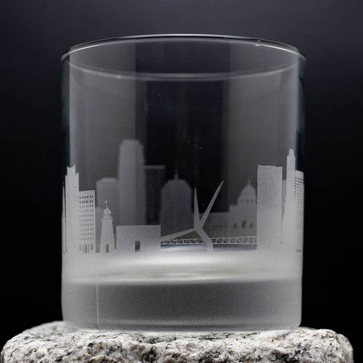Oklahoma City, Oklahoma Skyline Rocks-glas för wholesale av Urban & Etched