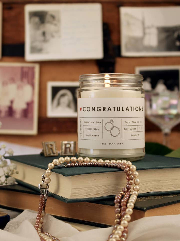 Bougie Félicitations (mariage) pour la vente par Rambling Caravan