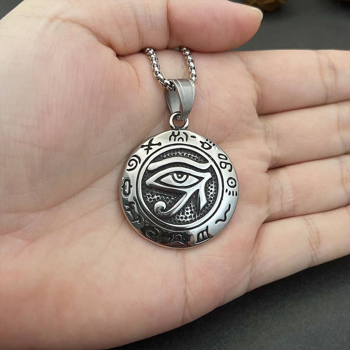 GemMeet - Venta al por mayor Collares con colgantes/abalorios - Collar con colgante vintage de ojo de Horus del antiguo Egipto