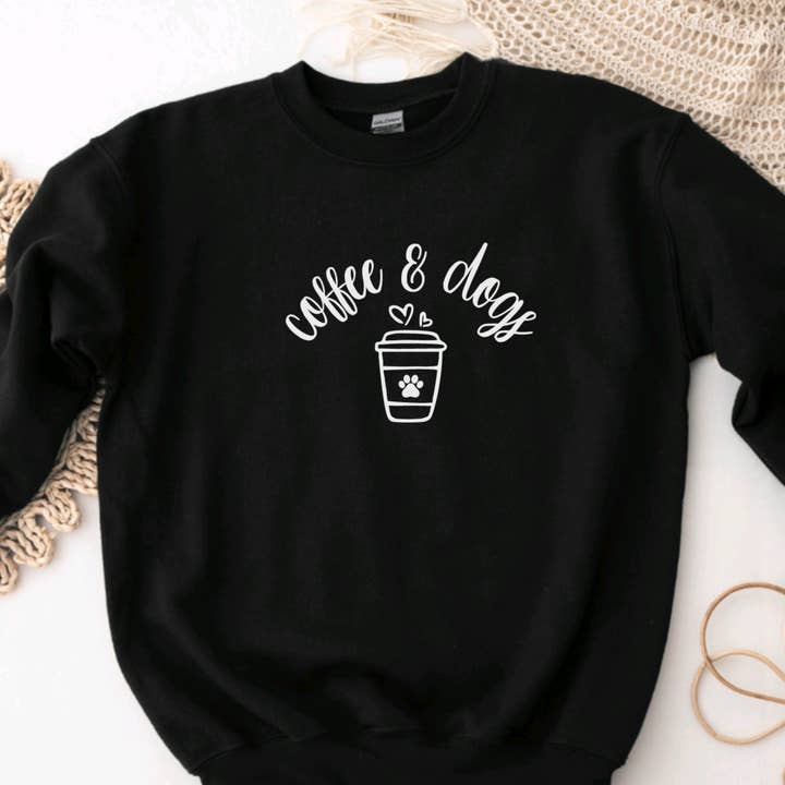 Felpa Coffee and Dogs, Felpa con cappuccio Dog Mama, Camicia da donna per la vendita all'ingrosso da parte di Hunter Kouture