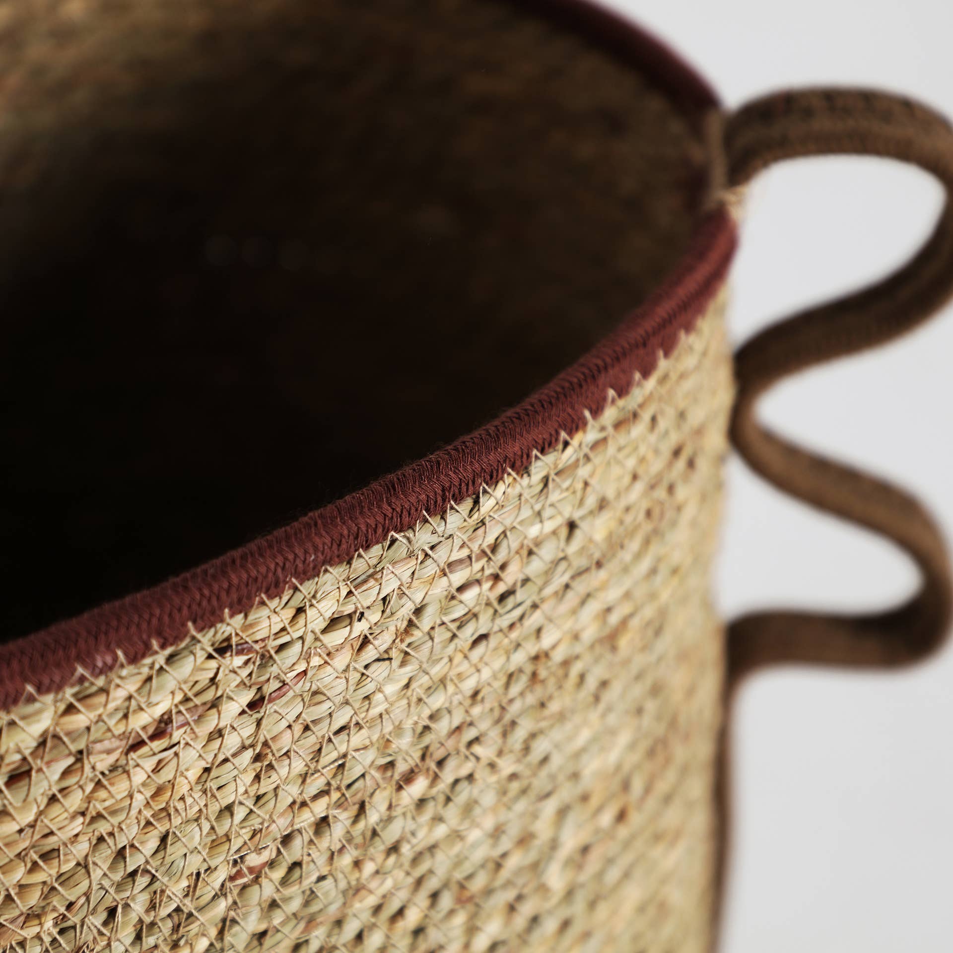 Kodu - Wholesale Basket - Set of two natural fiber baskets in black color 42x26x40cm1