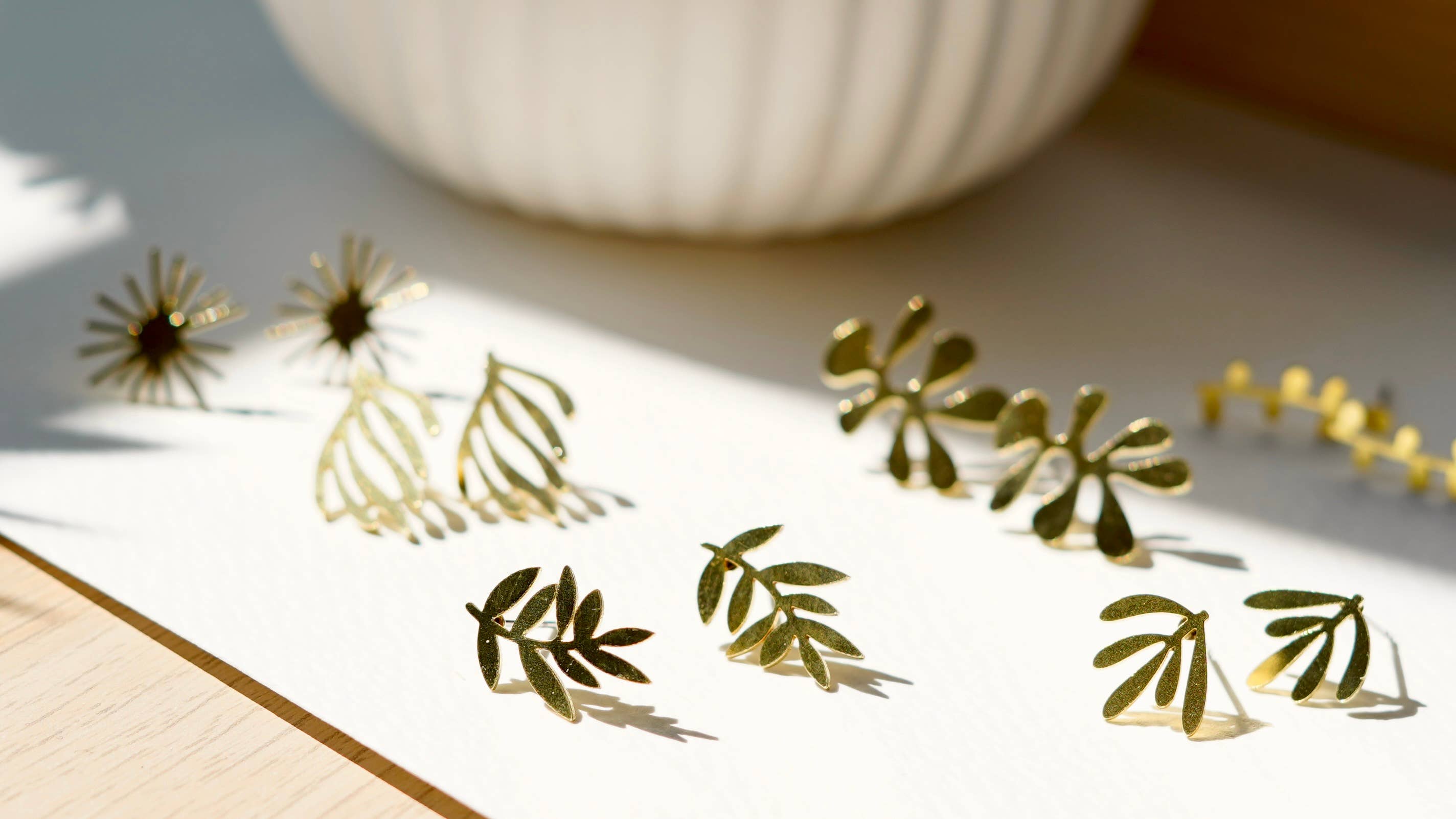 Copper Bee - Vendita all'ingrosso Orecchini a bottone - Collezione botanica | Little Leaf Studs2