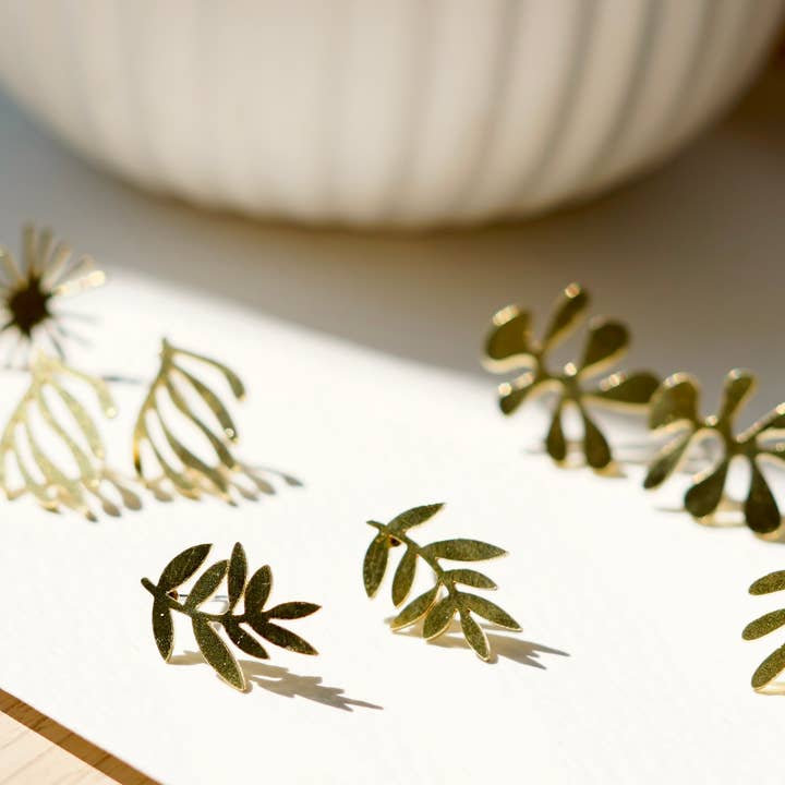 Copper Bee - Vendita all'ingrosso Orecchini a bottone - Collezione botanica | Little Leaf Studs2
