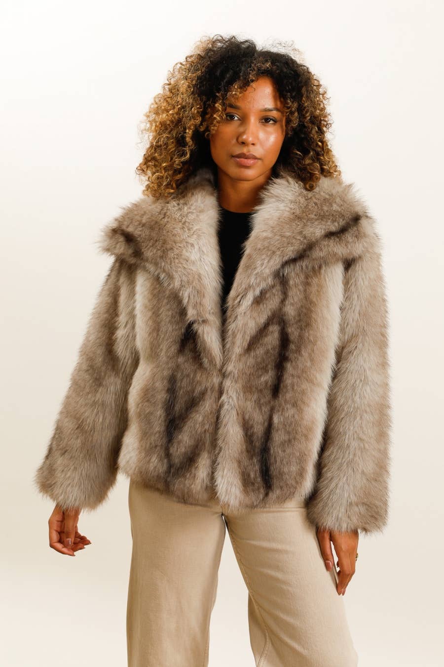 DIX-ONZE - Wholesale Fur/Faux Fur Coat - Women's - Faux Fur Effect Coat – Elegance & Warmth0