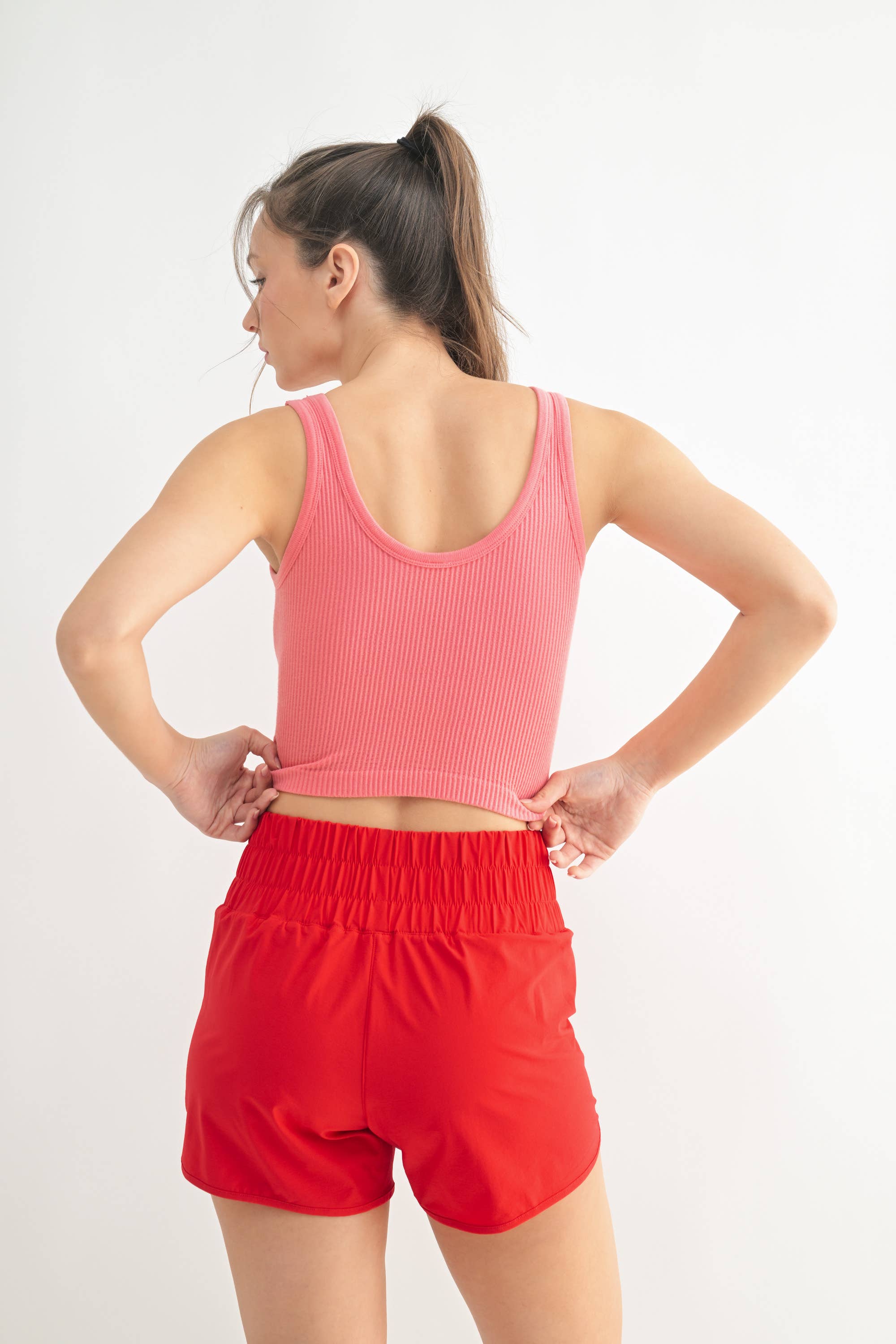 Mono B - Wholesale Tanktop - Dames - Geribbelde naadloze cropped tanktop86