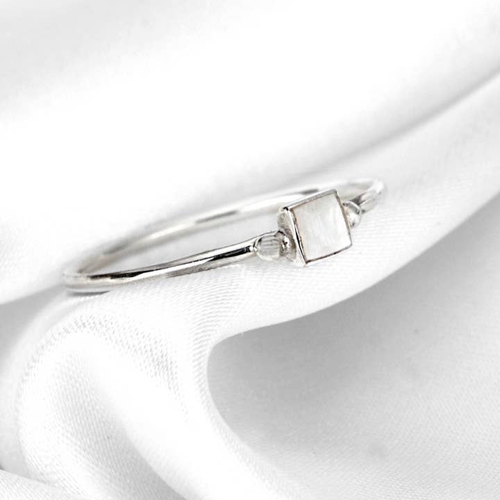 MadamLili - Wholesale Single Stone/Solitaire Ring - Mother of Pearl Ring - 925 Sterling Silver - Minimalist Jewelry - RG925-284