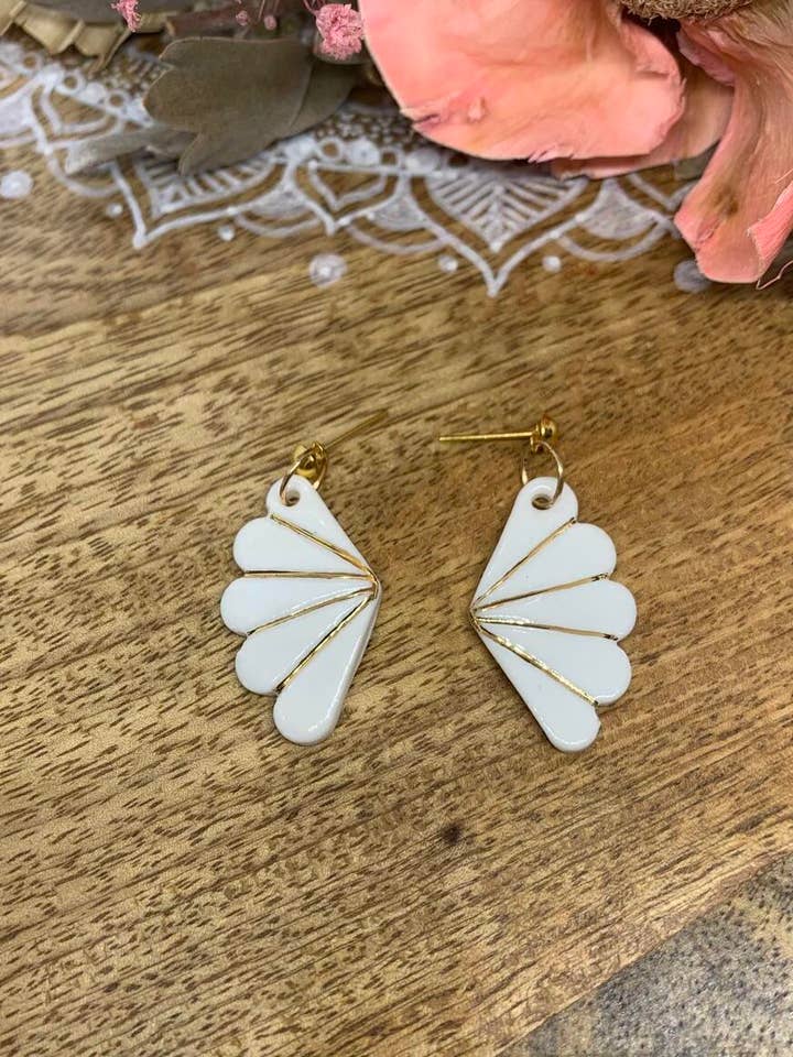 Emery - Pendientes de porcelana con acabado dorado para venta al por mayor de Wolf and Clay Pty Ltd